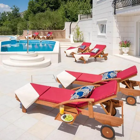 Sleeps 8 Pool Air Con Wifi Villa Omiš