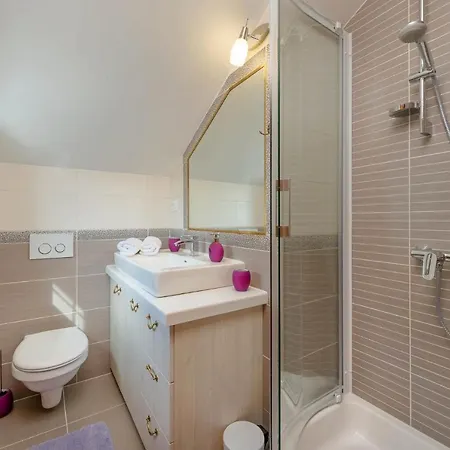 Villa Sleeps 8 Pool Air Con Wifi Omiš